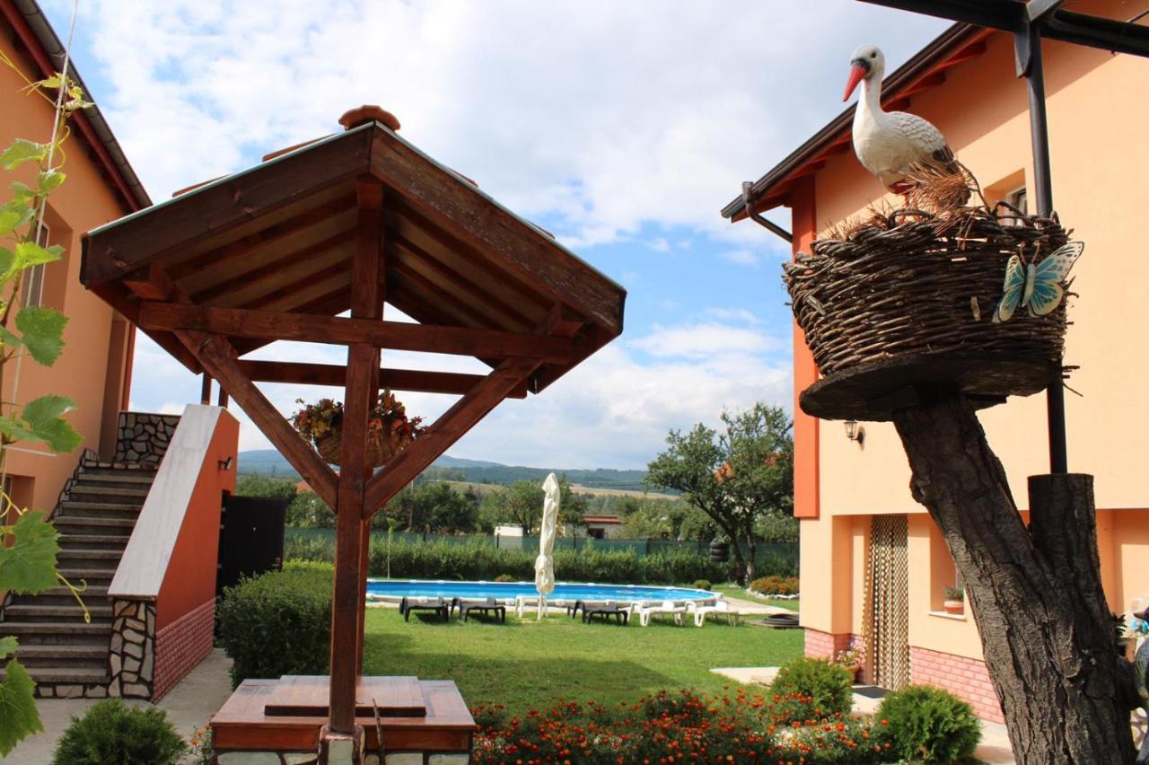 Къщи За Гости Ореха Samokow Exterior foto
