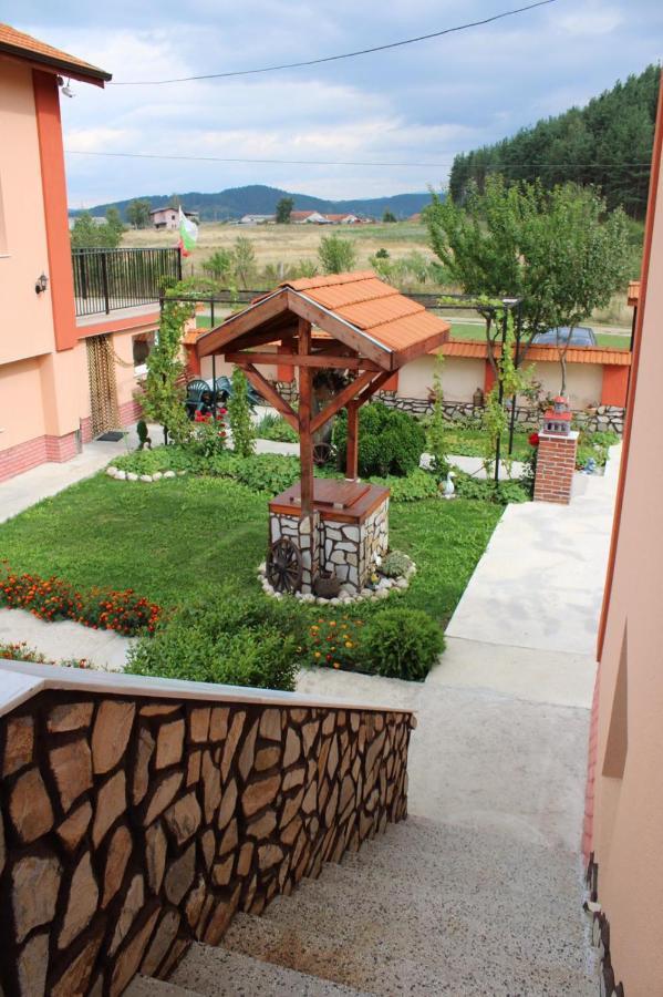 Къщи За Гости Ореха Samokow Exterior foto