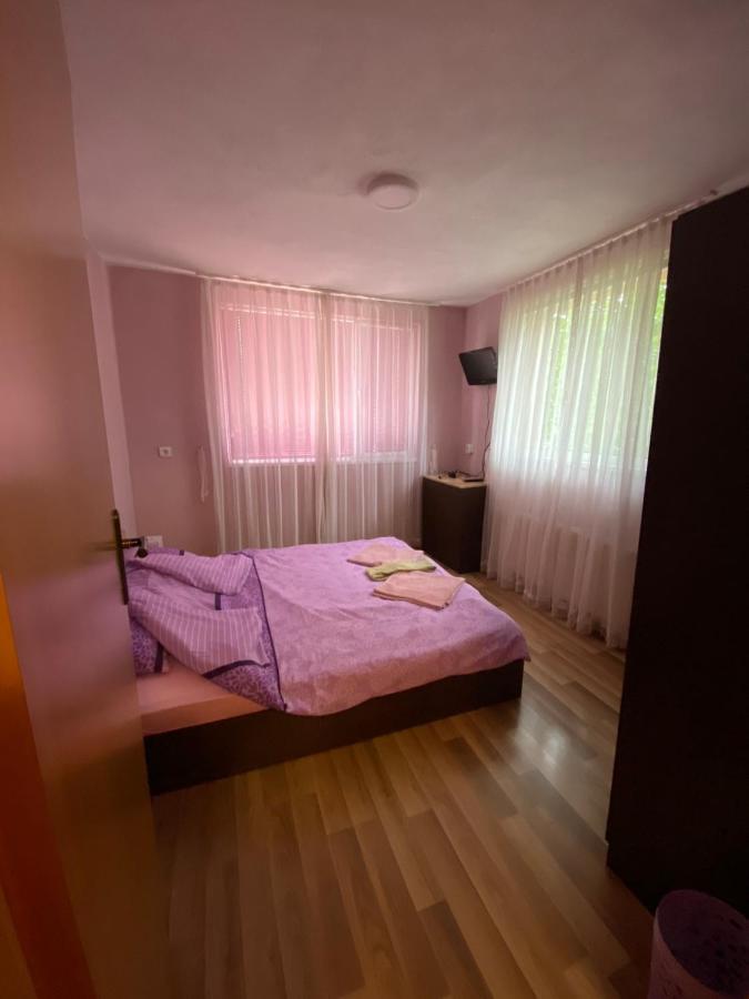 Къщи За Гости Ореха Samokow Exterior foto